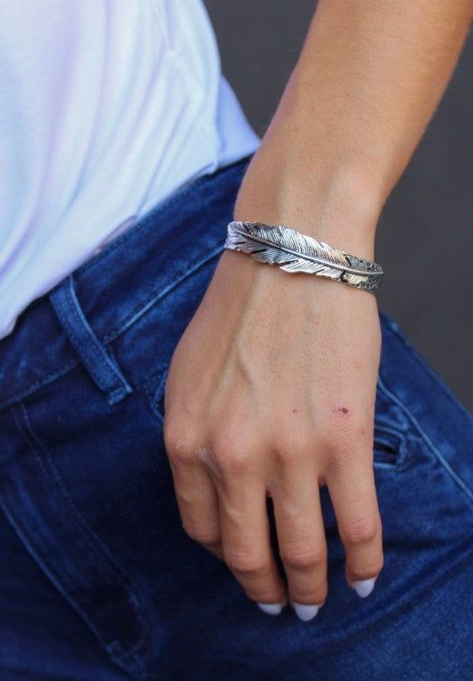 West & Co. Feather Cuff Armband – 18K Witgoud Verguld