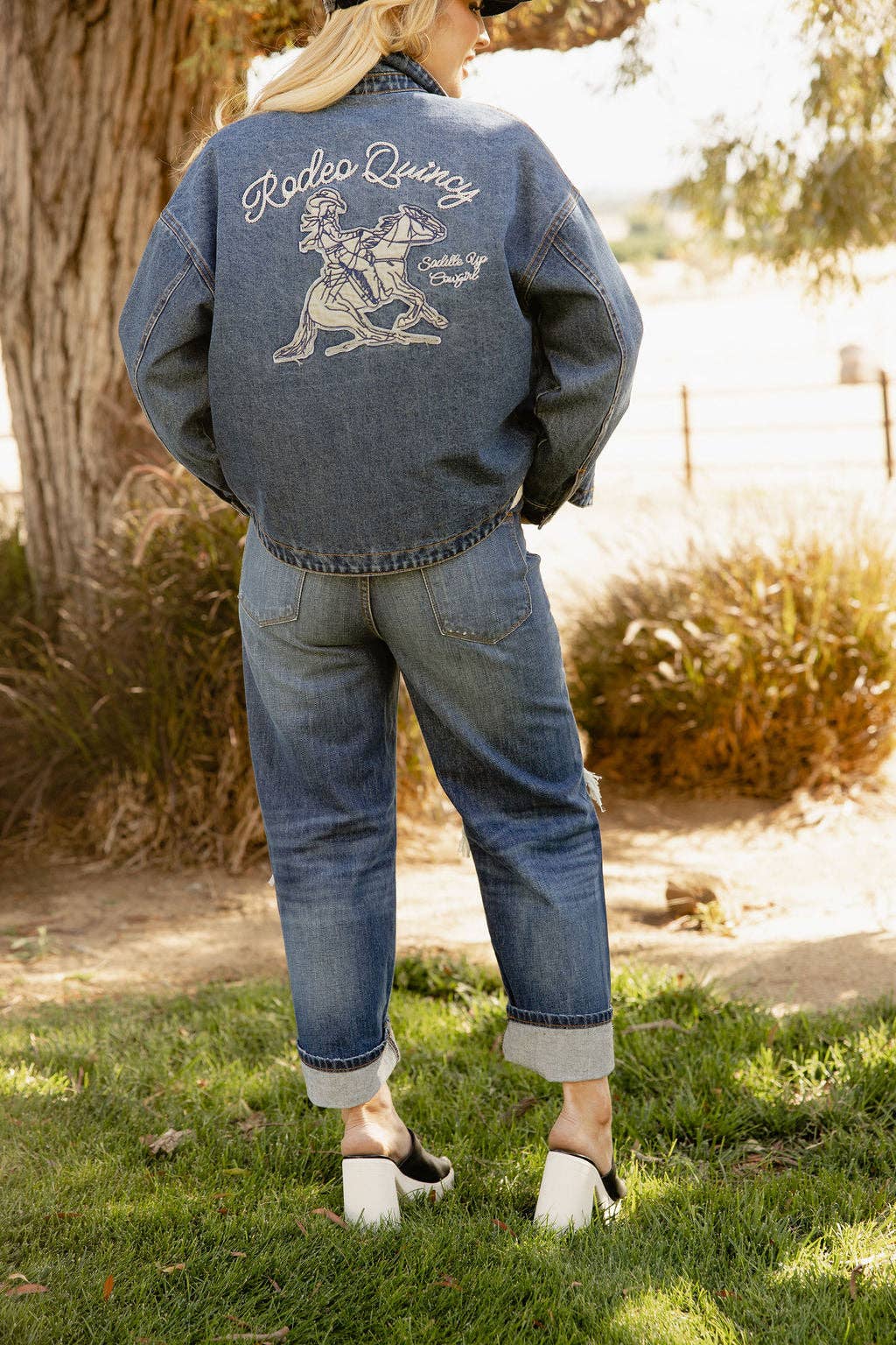 Saddle Up Cowgirl Jacket – Western Denim Jacket met Rodeo Details