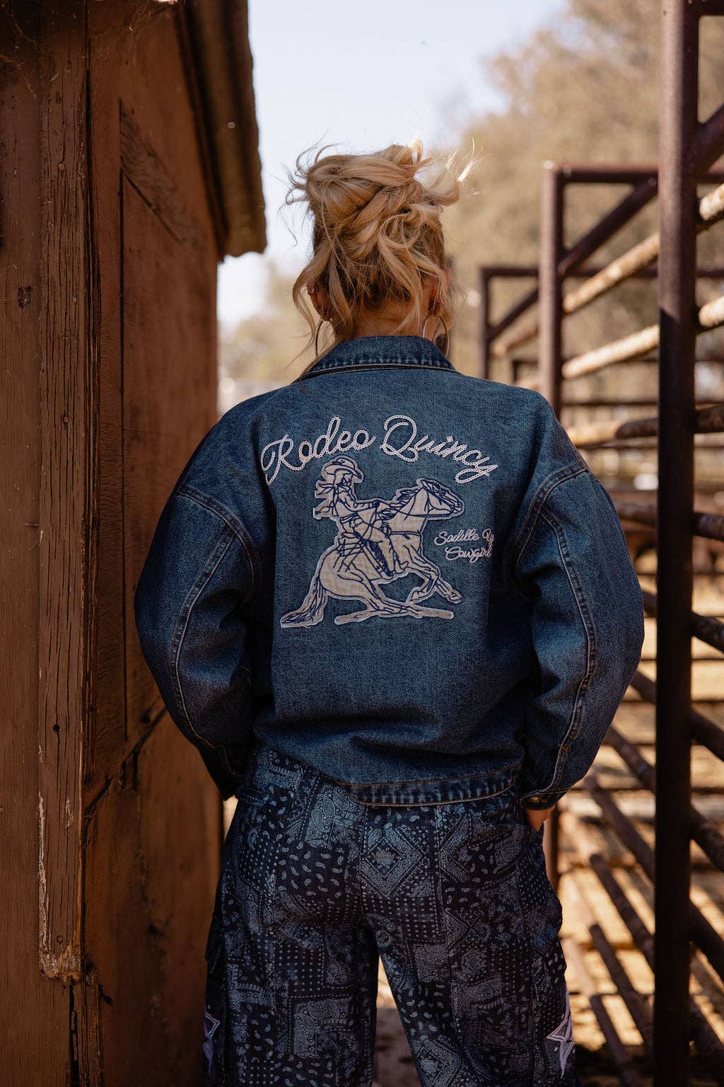 Saddle Up Cowgirl Jacket – Western Denim Jacket met Rodeo Details