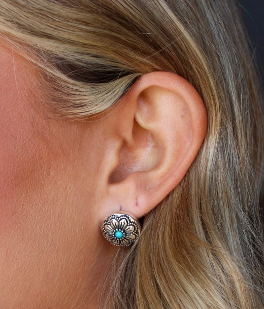 West & Co. Turquoise Flower Concho Stud Oorbellen