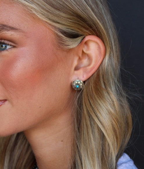 West & Co. Turquoise Flower Concho Stud Oorbellen