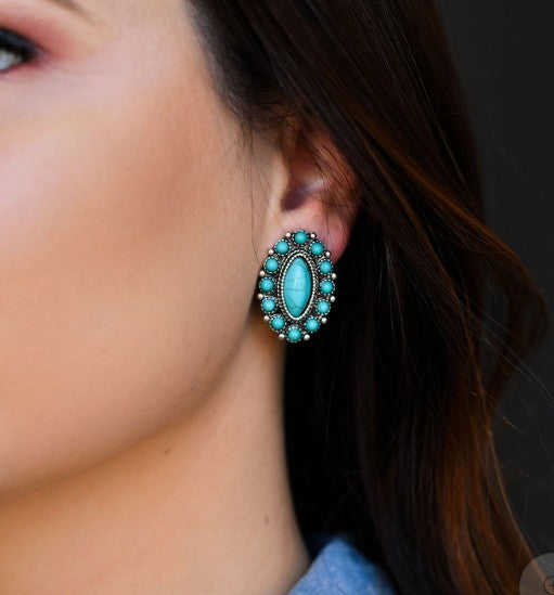 West & Co. Elongated Turquoise Post Oorbellen