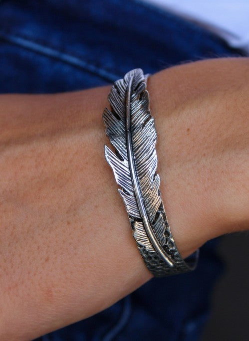 West & Co. Feather Cuff Armband – 18K Witgoud Verguld